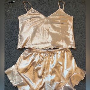 ✨Satin Cami and Short Set in Champagne✨